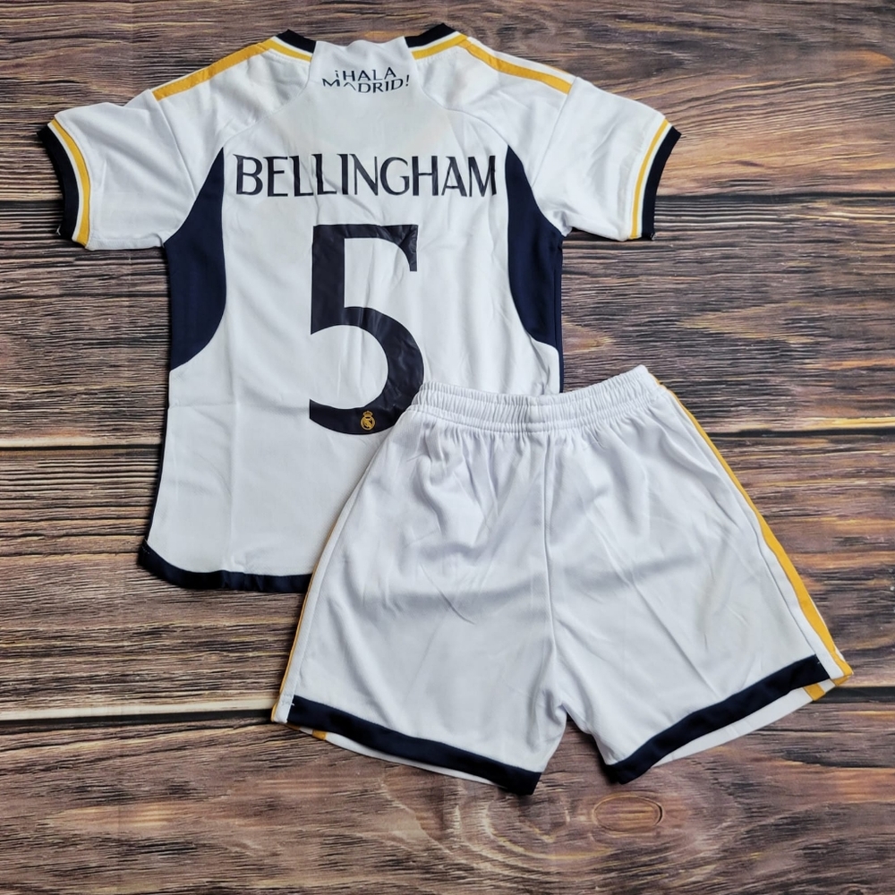 Real Madrid Home kid's soccer uniform
